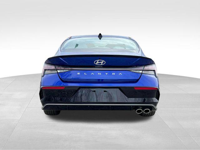 Hyundai Elantra  2025