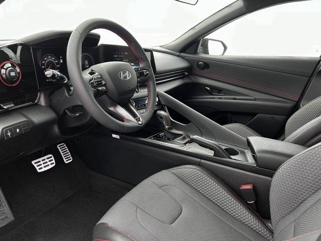 Hyundai Elantra  2025