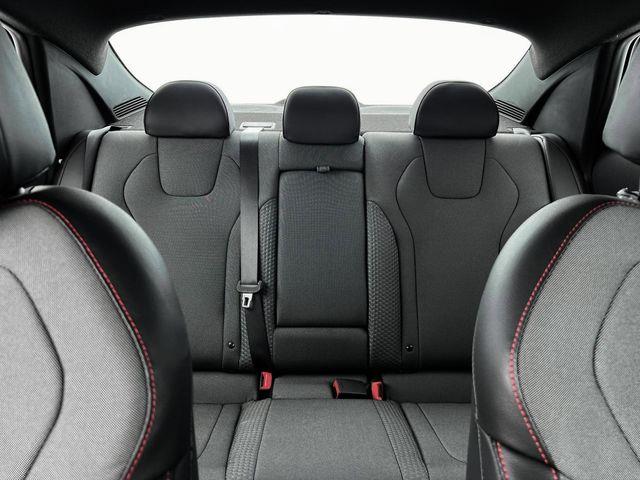 Hyundai Elantra  2025