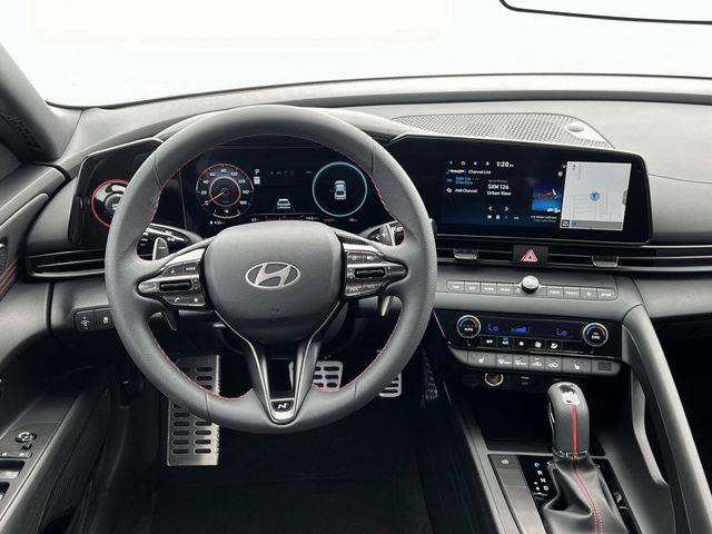 Hyundai Elantra  2025