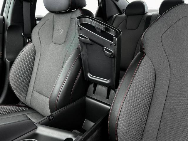 Hyundai Elantra  2025