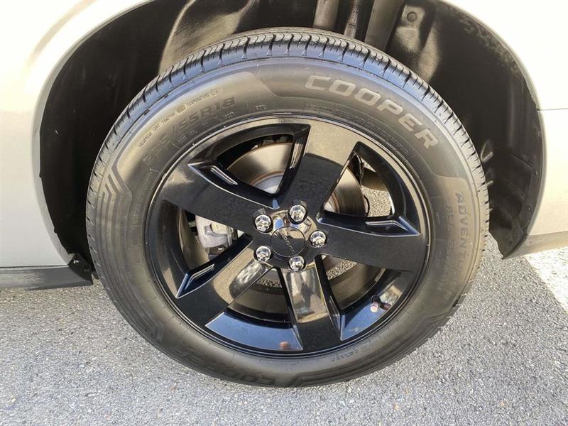 Dodge Challenger  2012