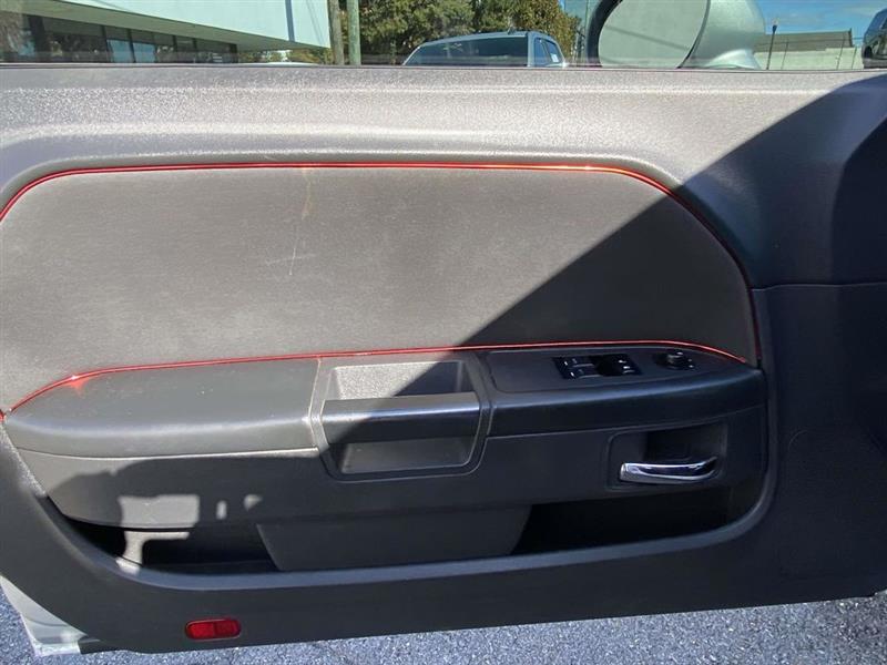 Dodge Challenger  2012