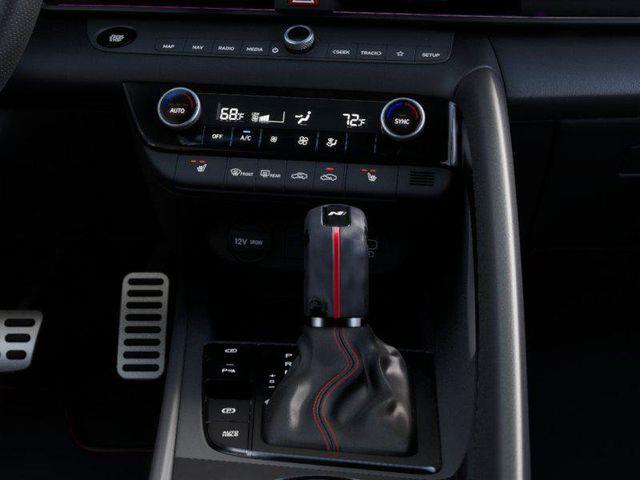 Hyundai Elantra  2026