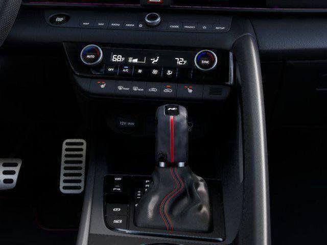 Hyundai Elantra  2026