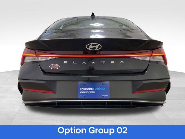 Hyundai Elantra  2024