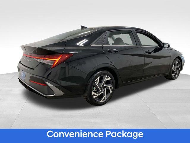 Hyundai Elantra  2024