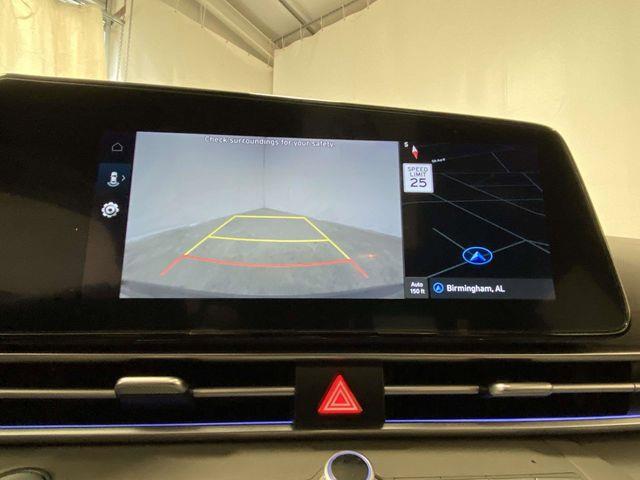 Hyundai Elantra  2024