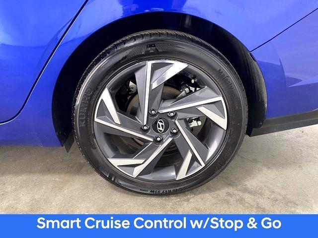 Hyundai Elantra  2024