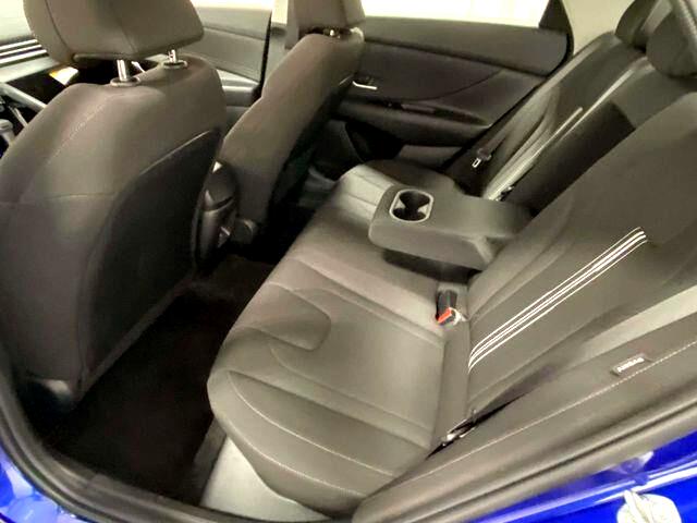 Hyundai Elantra  2024