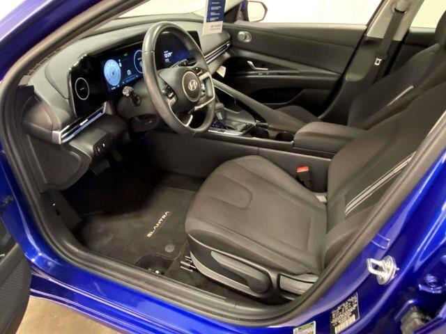 Hyundai Elantra  2024