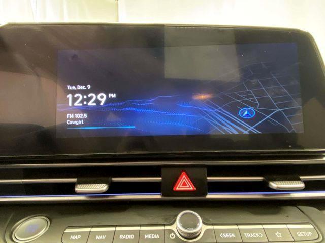 Hyundai Elantra  2024