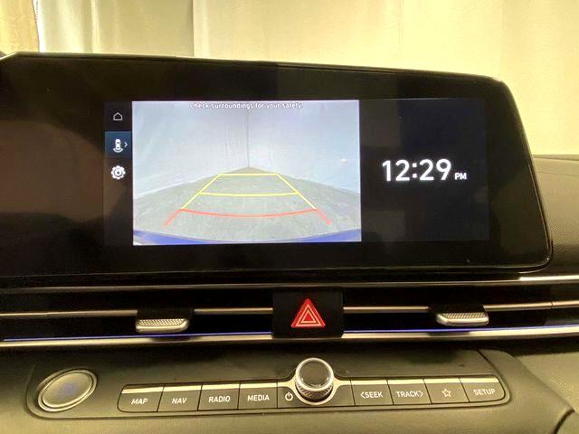 Hyundai Elantra  2024