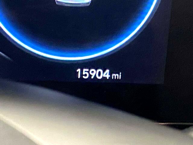 Hyundai Elantra  2024