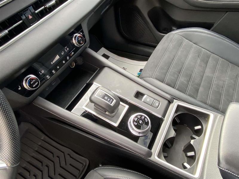 Mitsubishi Outlander  2023