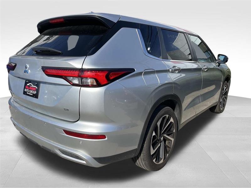 Mitsubishi Outlander  2024