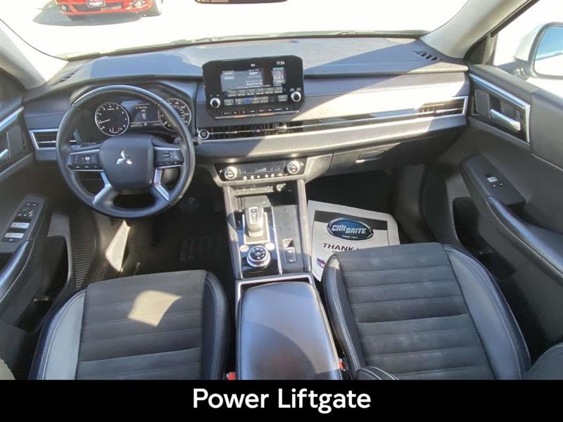 Mitsubishi Outlander  2024