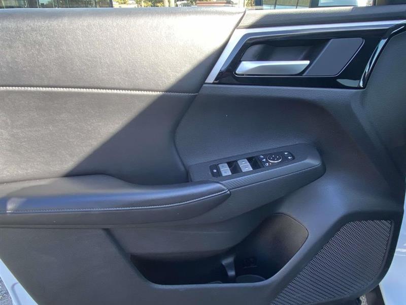 Mitsubishi Outlander  2024