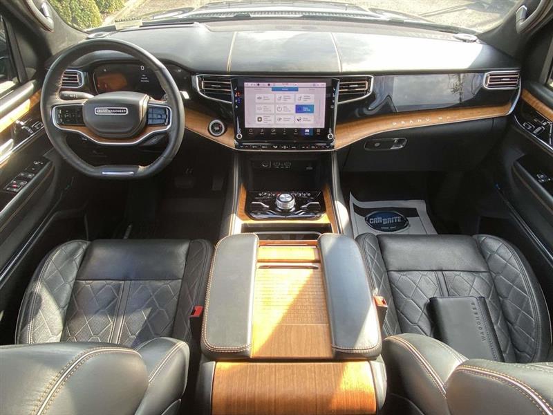 Jeep Grand Wagoneer  2024