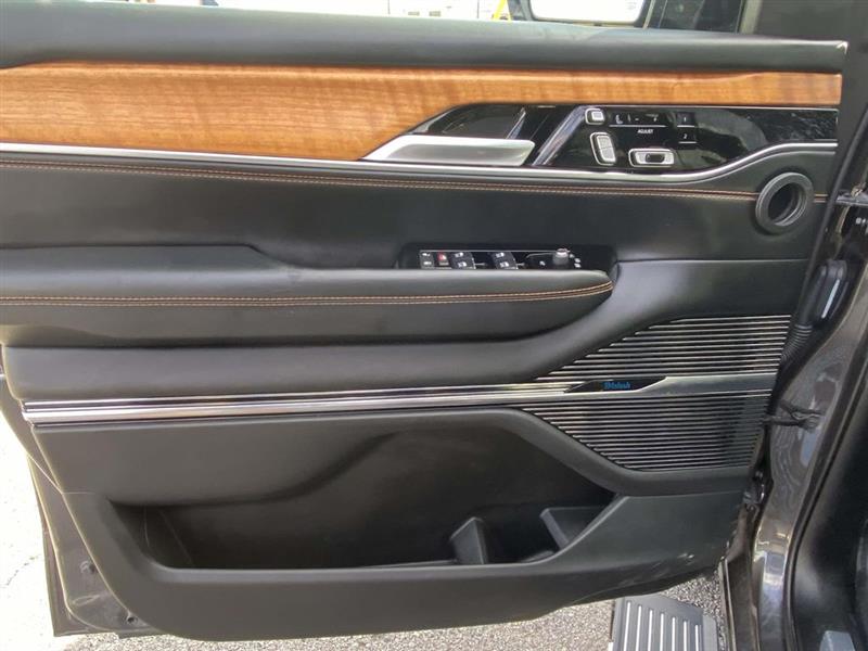 Jeep Grand Wagoneer  2024