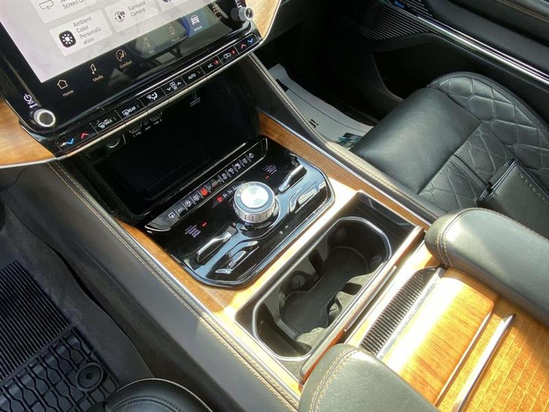 Jeep Grand Wagoneer  2024