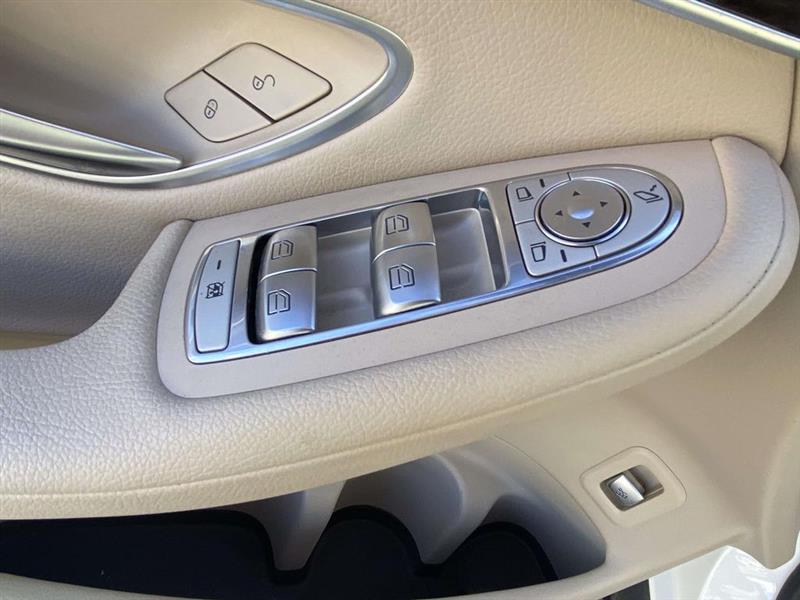 Mercedes-Benz GLC-Class  2021