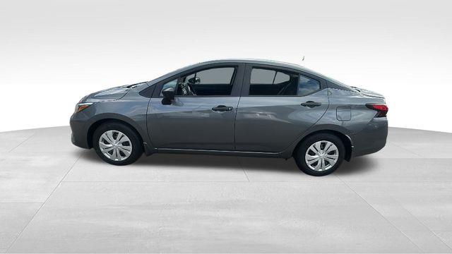 Nissan Versa  2025