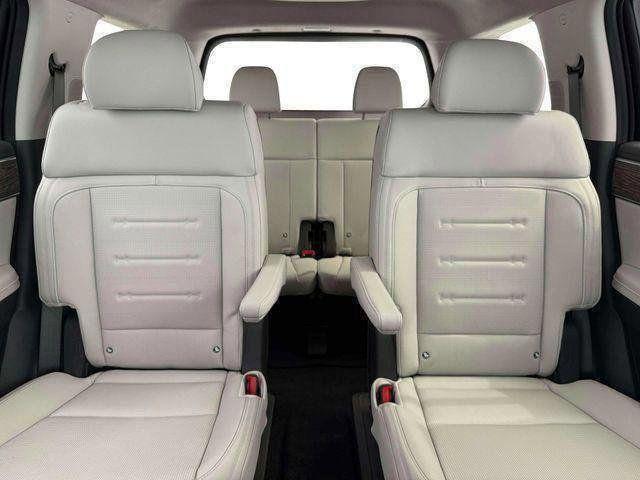 Hyundai Santa Fe Hybrid  2026