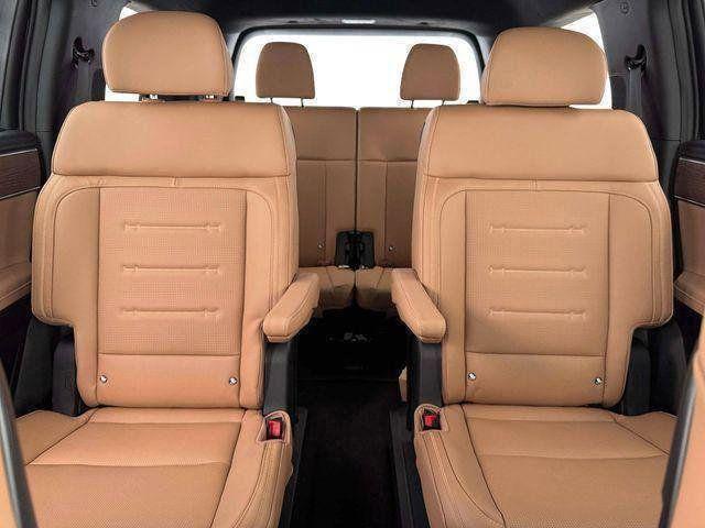 Hyundai Santa Fe Hybrid  2026