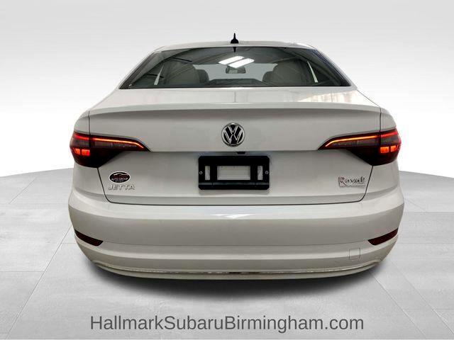 Volkswagen Jetta  2021