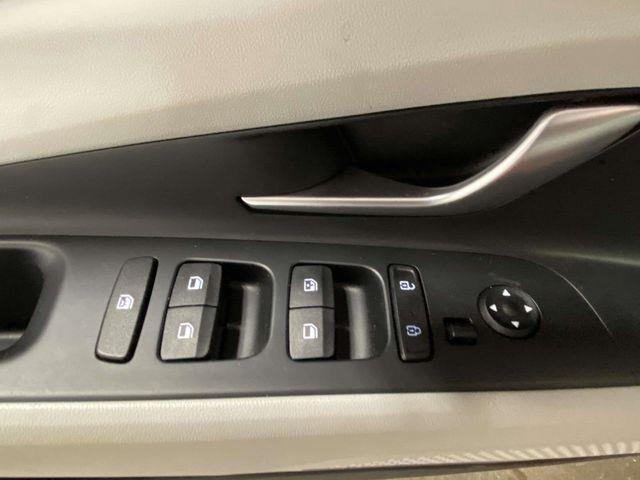 Hyundai Elantra  2022