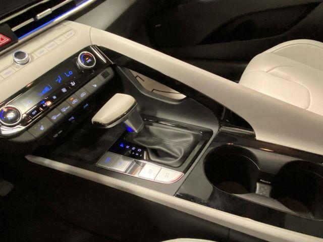 Hyundai Elantra  2022