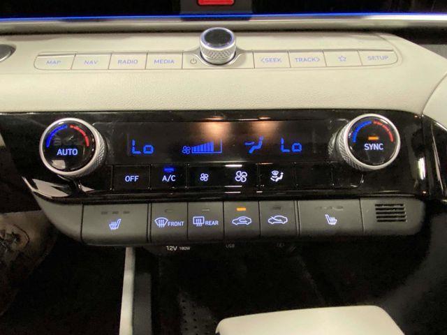 Hyundai Elantra  2022