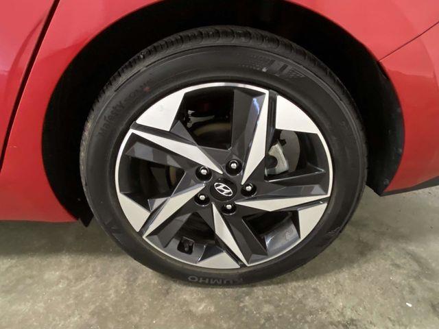 Hyundai Elantra  2022