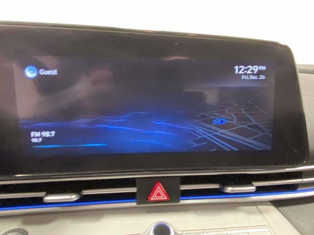 Hyundai Elantra  2022