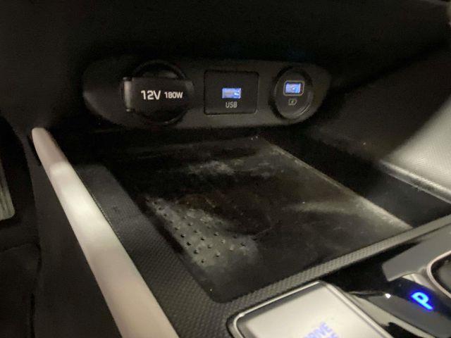 Hyundai Elantra  2022