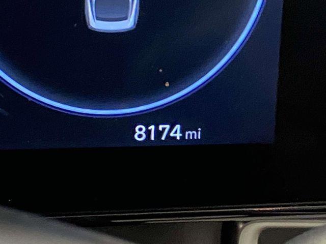 Hyundai Elantra  2022