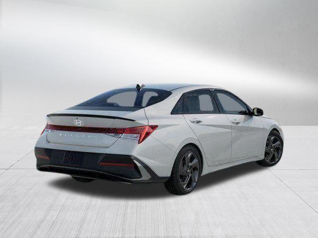 Hyundai Elantra  2026
