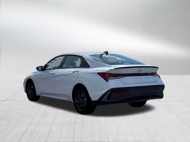 Hyundai Elantra  2026