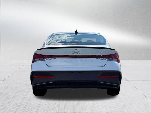 Hyundai Elantra  2026