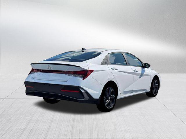 Hyundai Elantra  2026