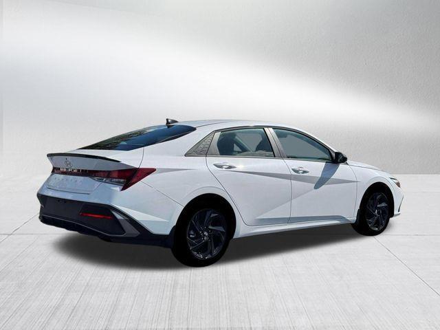 Hyundai Elantra  2026