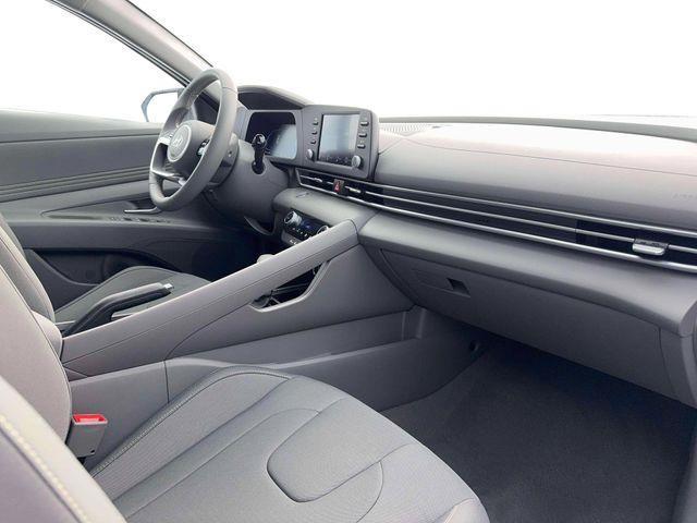 Hyundai Elantra  2026