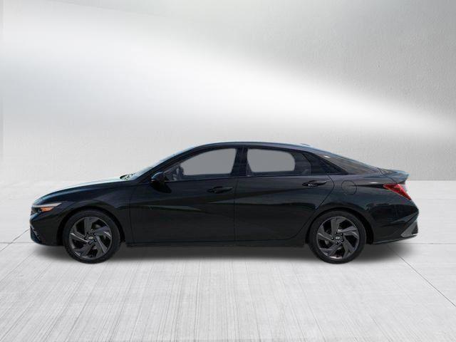 Hyundai Elantra  2026