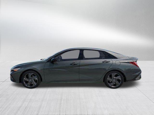 Hyundai Elantra  2026