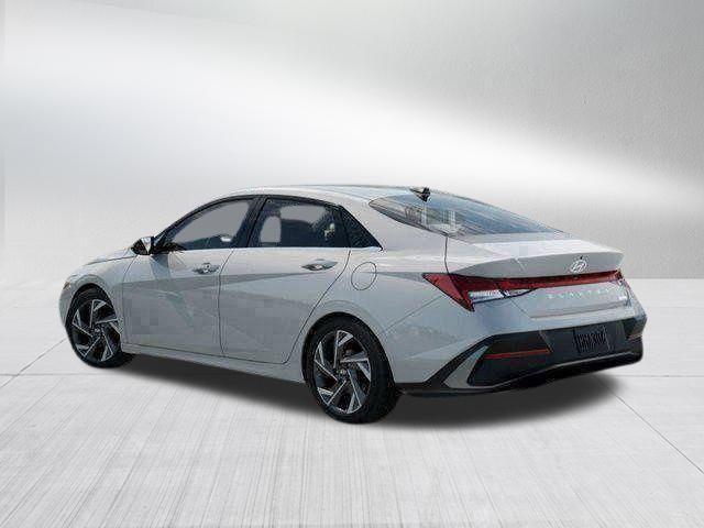 Hyundai Elantra  2026