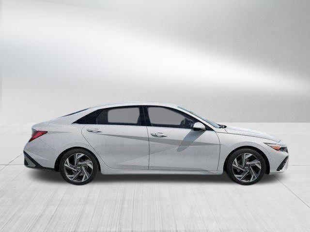 Hyundai Elantra  2026