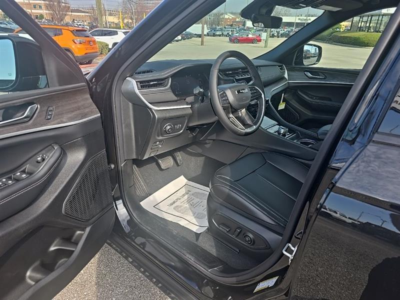 Jeep Grand Cherokee  2025