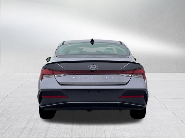 Hyundai Elantra  2026