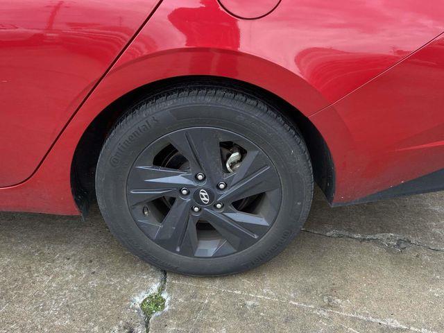 Hyundai Elantra  2023